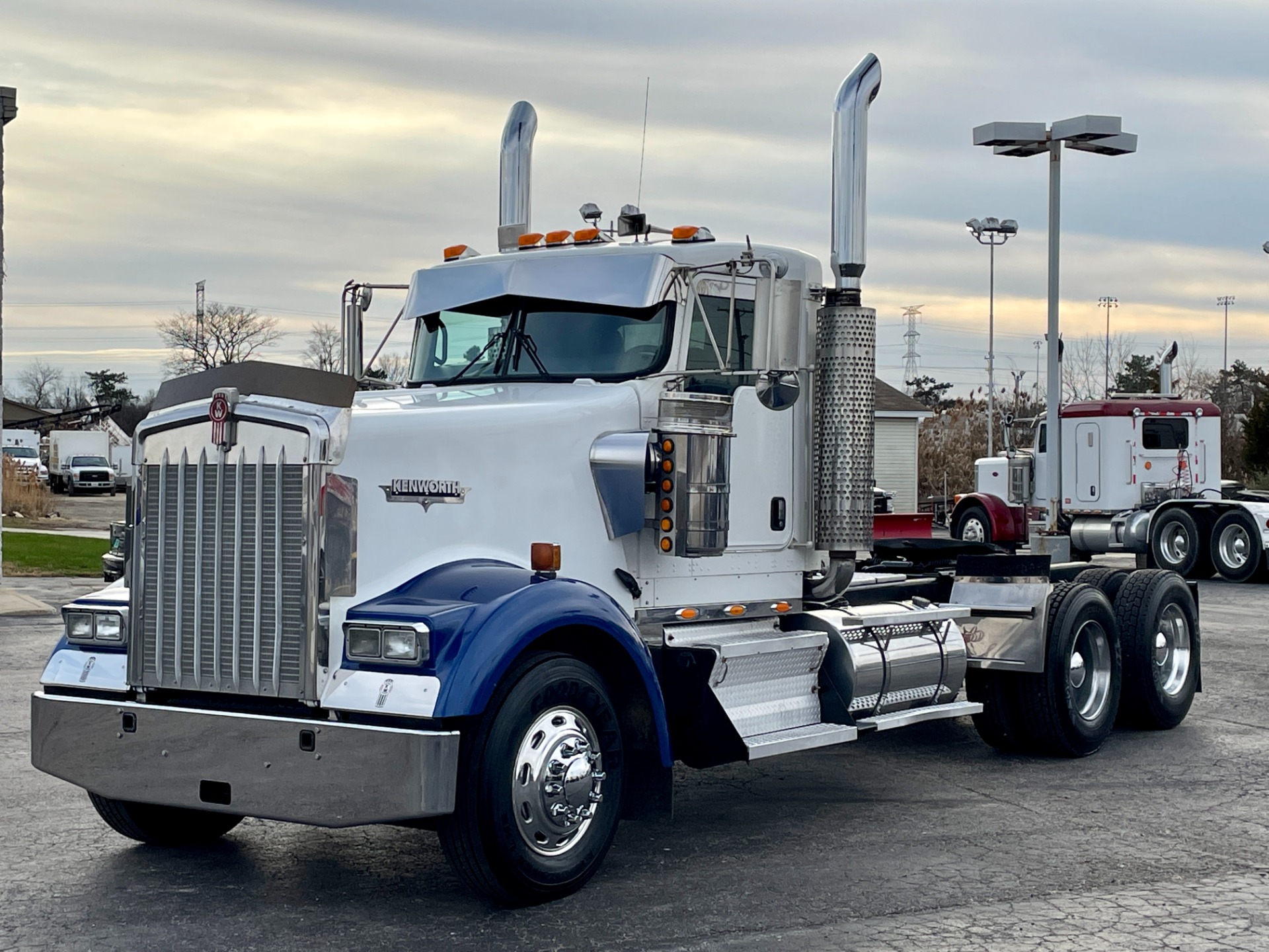 Used 2006 Kenworth W900 Day Cab CAT C15 ACERT 450 Horsepower 10 Speed Manual WET KIT For