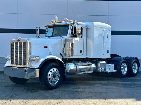Used 2020 Peterbilt 389 Flat Top Sleeper - Cummins X15 - 565 Horsepower - 18 Speed Manual for sale $189,800 at Midwest Truck Group in West Chicago IL