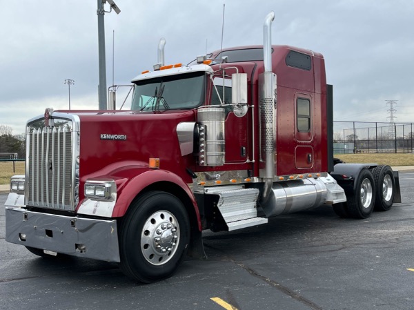 Used 2017 Kenworth W900 Raised Sleeper *GLIDER!* - CAT 3406 - 550 HP - 18 Speed Manual for sale $149,800 at Midwest Truck Group in West Chicago IL