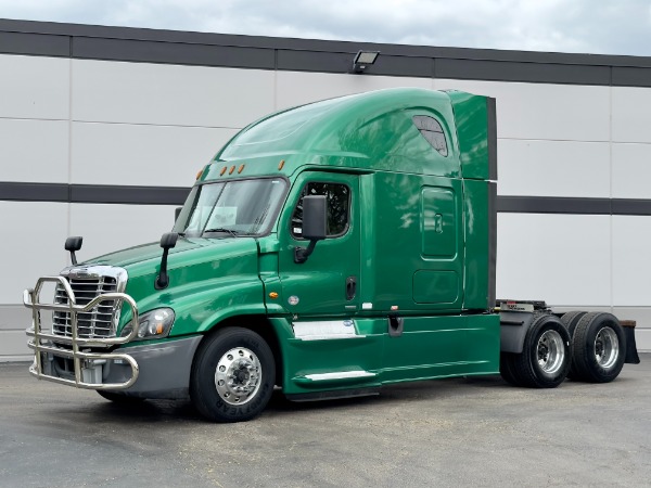 Used 2018 Freightliner Cascadia 125 SLEEPER - DETROIT Diesel - 505 Horsepower - automatic for sale Call for price at Midwest Truck Group in West Chicago IL
