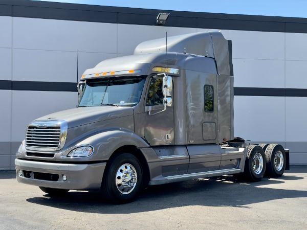 Used 2006 Freightliner Columbia Signature Series Sleeper - Cat C15 Power - 465 Horspower - 18 Speed Manual for sale $74,800 at Midwest Truck Group in West Chicago IL