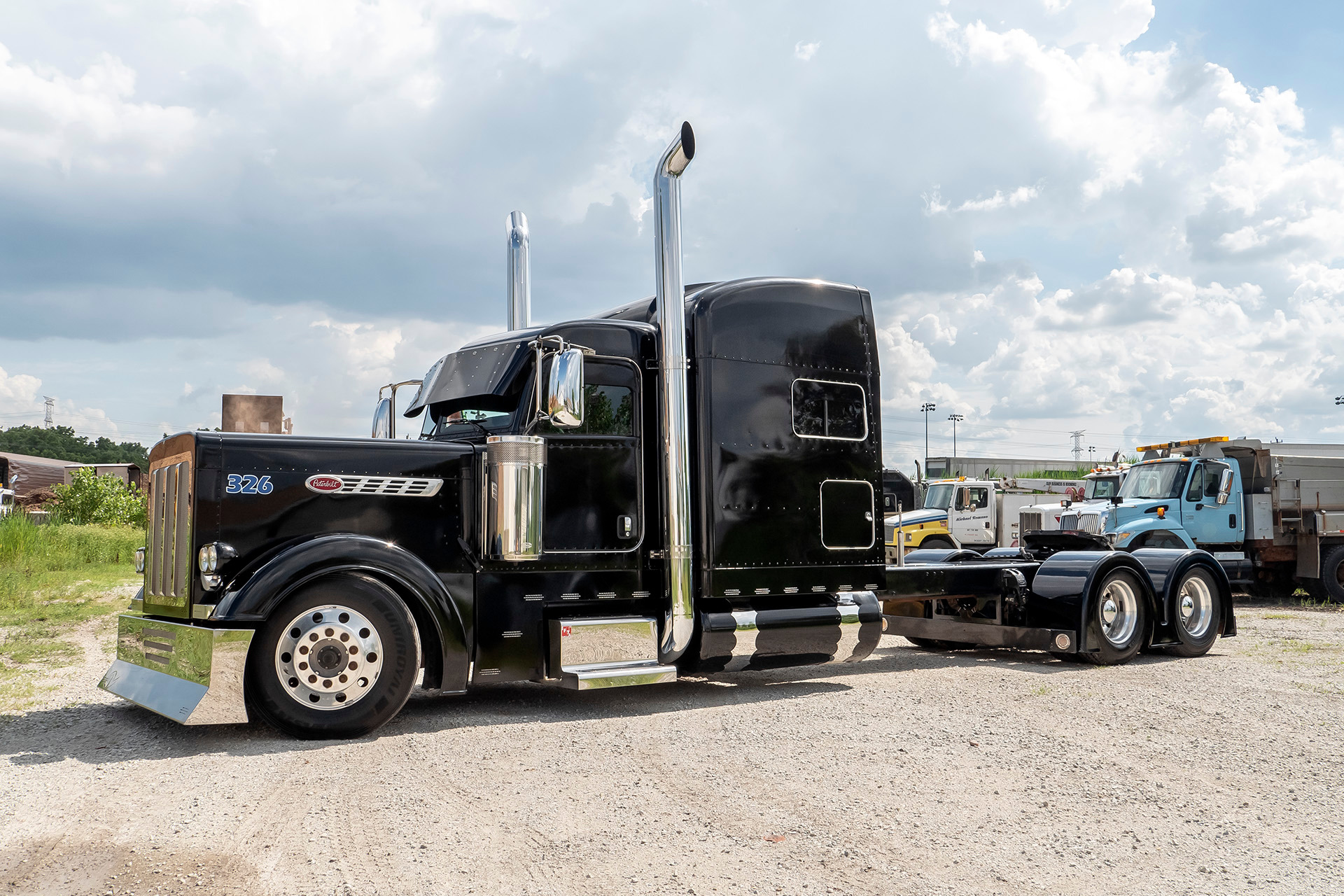 Used 1997 Peterbilt 379 Truck Tractor with Sleeper LOADED! For