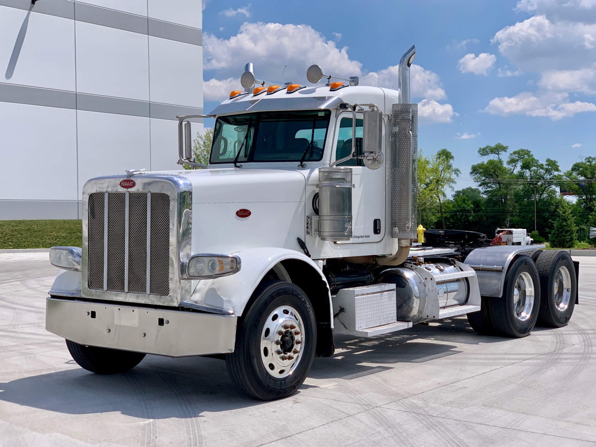 Used 2013 Peterbilt 388 Day Cab - Cummins ISX - 550