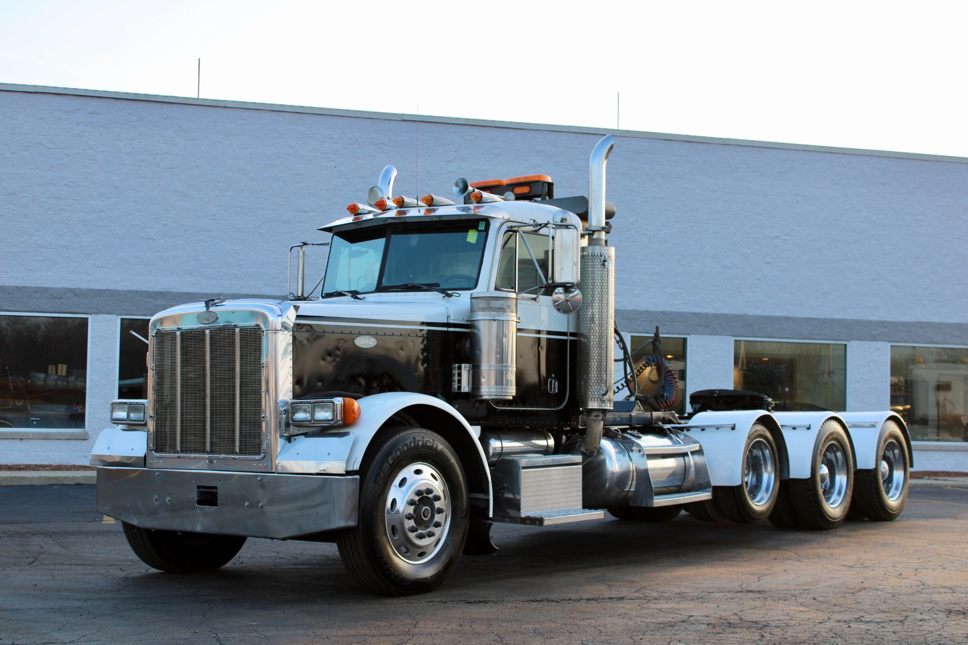 Used 1998 Peterbilt 379 Day CabTRI AXLECAT 3406E18 Speed For Sale