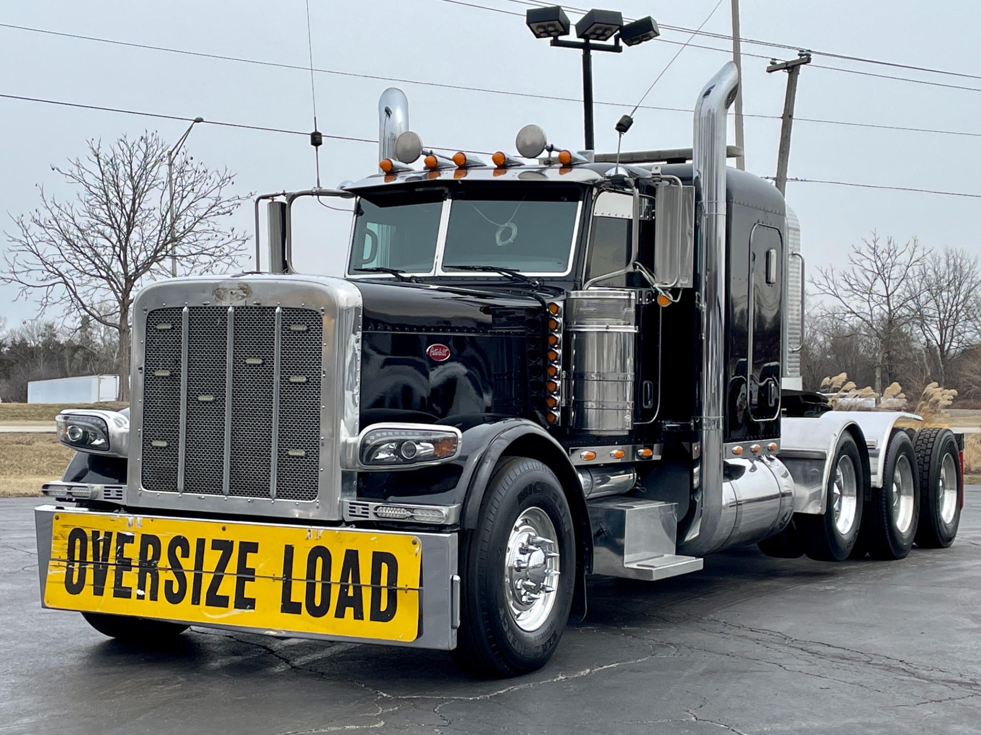 Used 2012 Peterbilt 389 Sleeper TRIAXLE Heavy Haul Cummins ISX15 550 Horsepower 18 Speed
