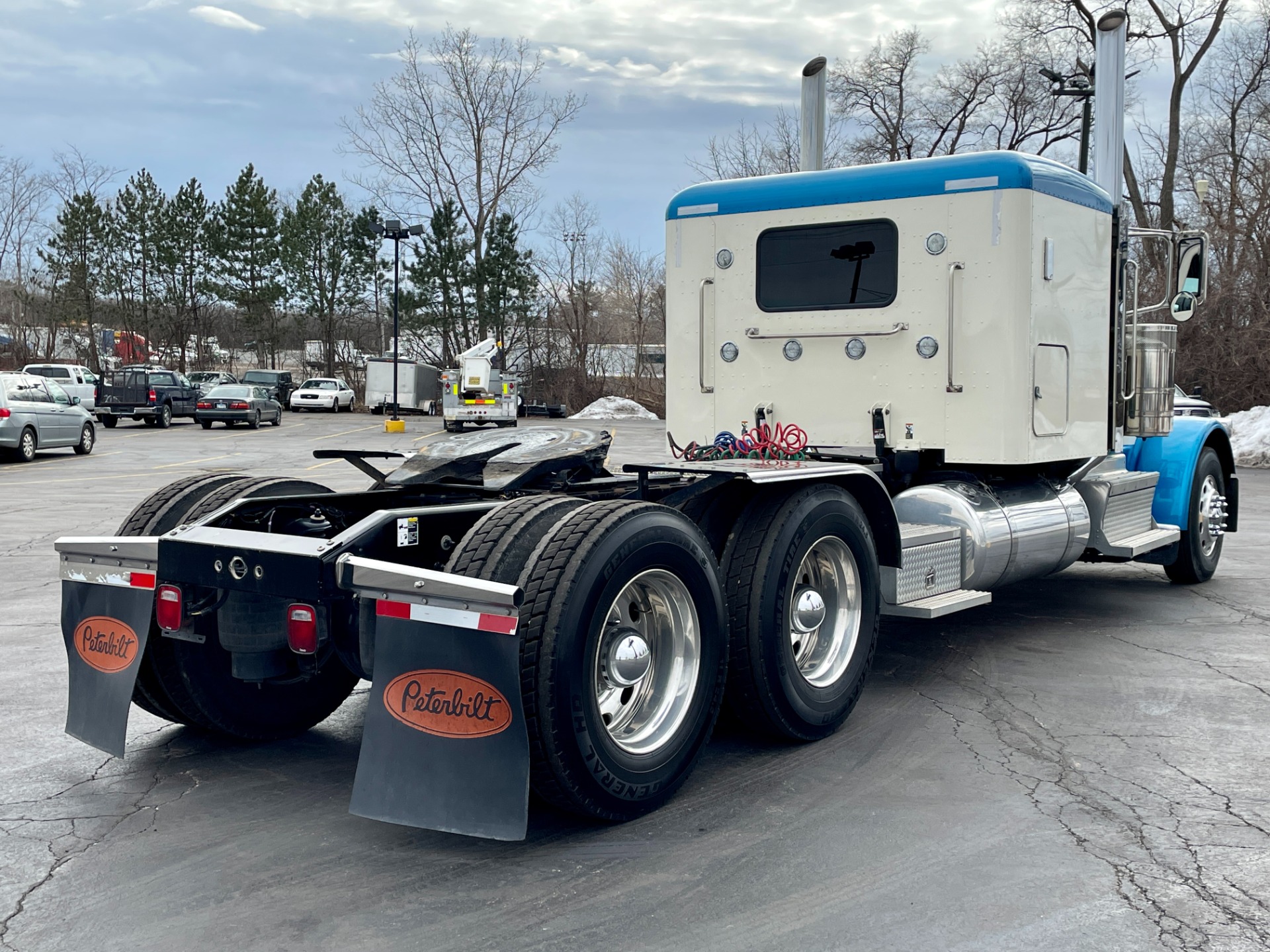 Used 2018 Peterbilt 389 Low Roof Sleeper - Cummins X15 - 565 HP
