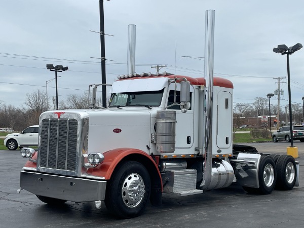 Used 2011 Peterbilt 388 Flat Top Sleeper - Cummins 435 Horsepower - 13 Speed Manual for sale $74,800 at Midwest Truck Group in West Chicago IL